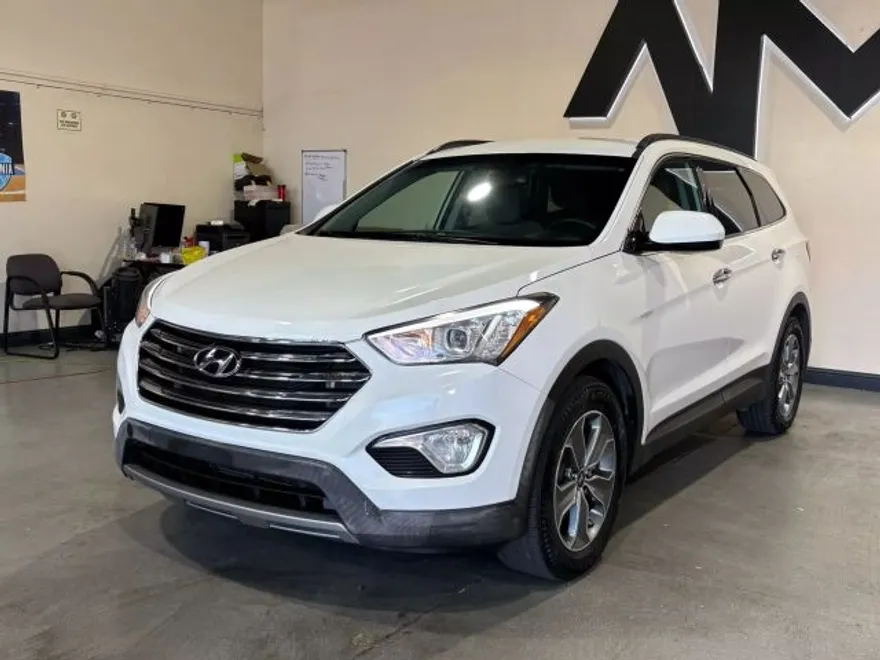 2016 Hyundai Santa Fe SE Sport photo 1