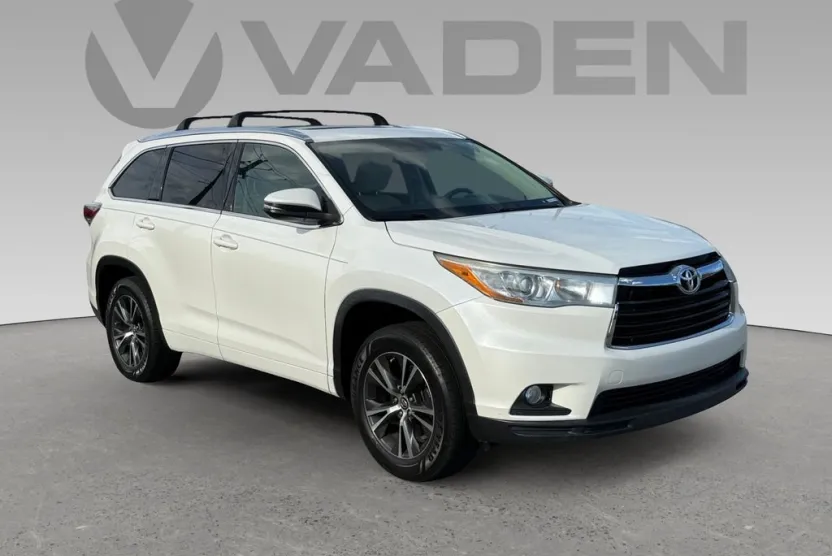 2016 Toyota Highlander XLE photo 1