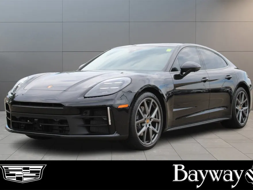 2025 Porsche Panamera 4 photo 1