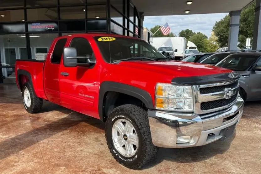 2011 Chevrolet Silverado 1500 LT photo 1
