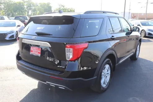 2023 Ford Explorer XLT photo 3
