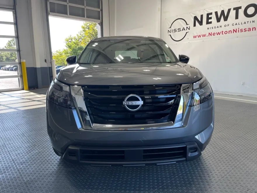 2025 Nissan Pathfinder S photo 1