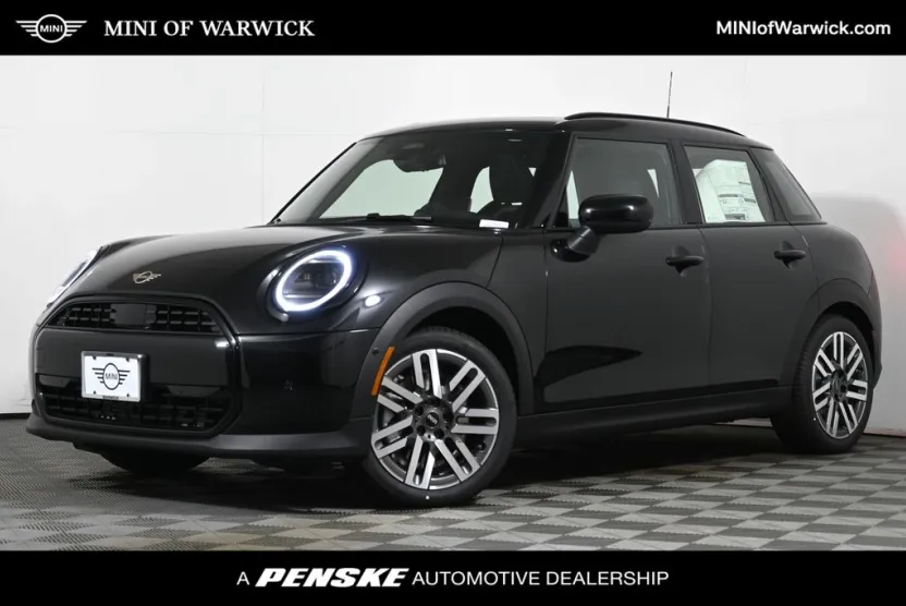 2026 Mini Cooper 4 Door Hardtop Signature photo 1