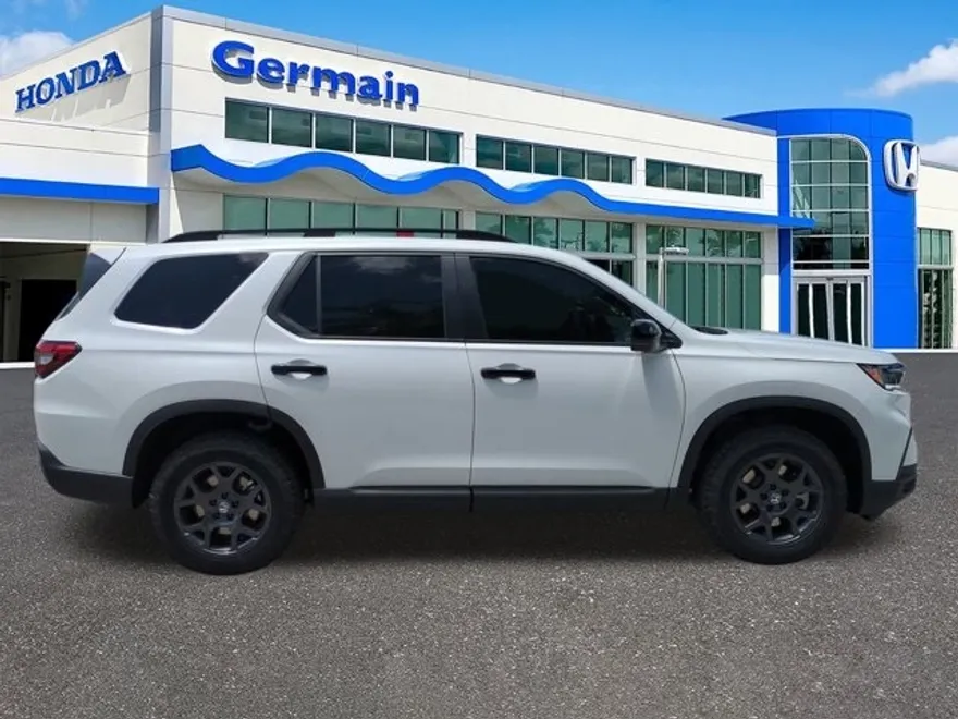 2025 Honda Pilot TrailSport photo 1
