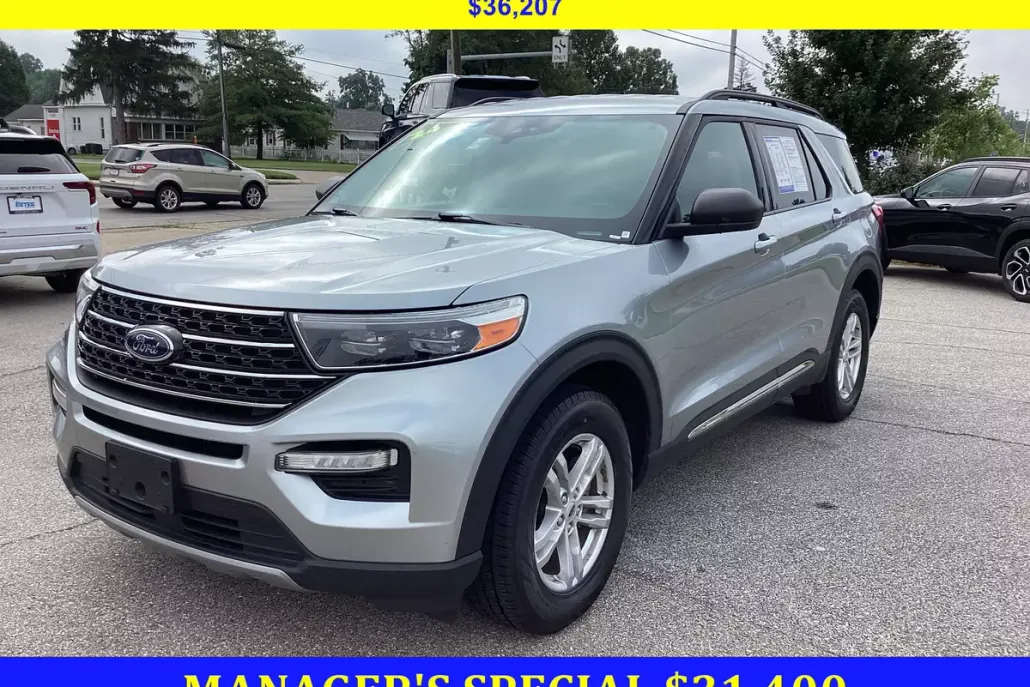 2024 Ford Explorer XLT photo 1