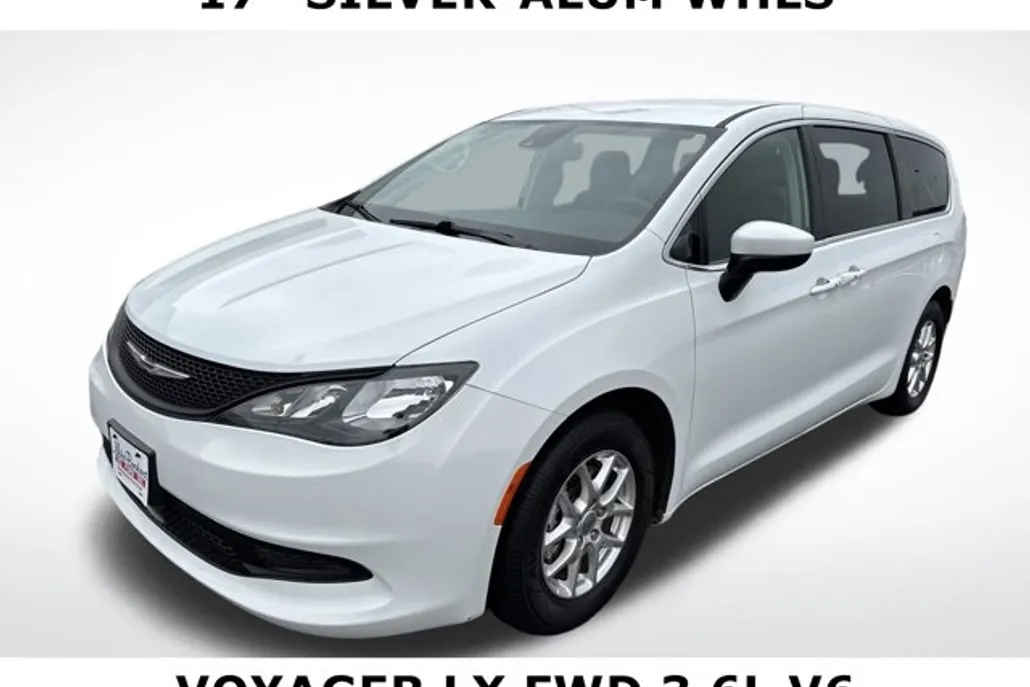 2023 Chrysler Voyager LX photo 1