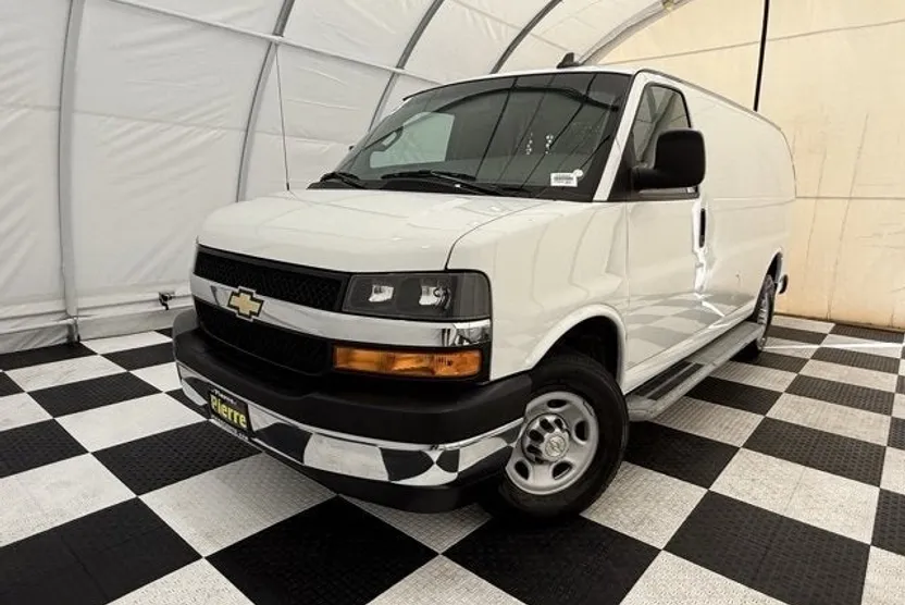 2023 Chevrolet Express Cargo 2500 photo 1