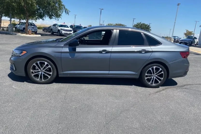 2024 Volkswagen Jetta 1.5T Sport photo 1