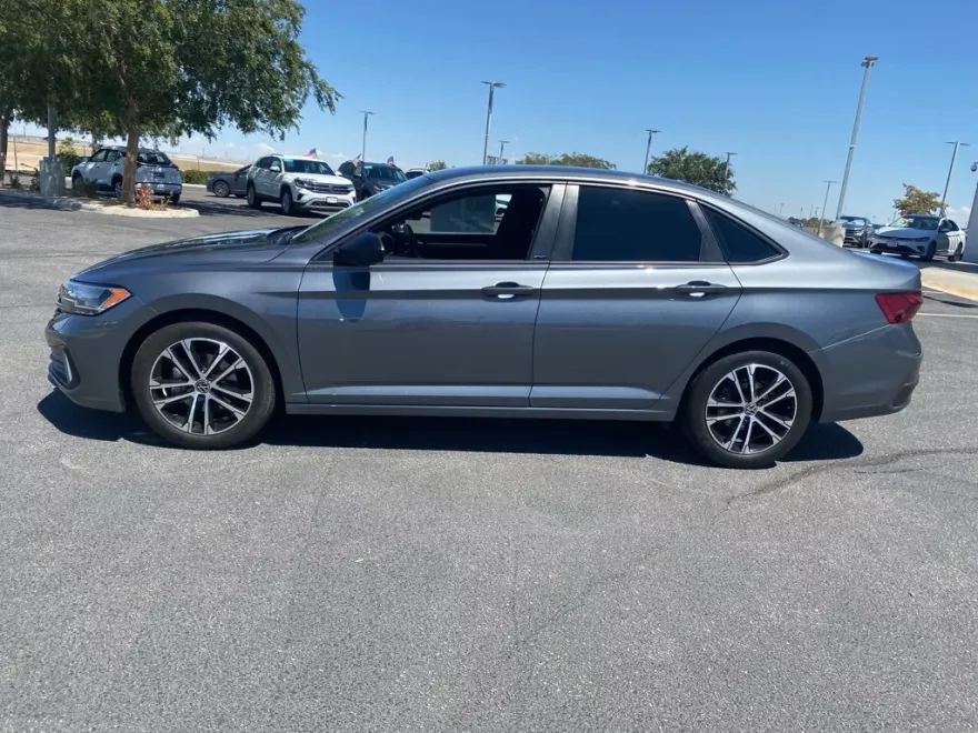 2024 Volkswagen Jetta 1.5T Sport photo 1