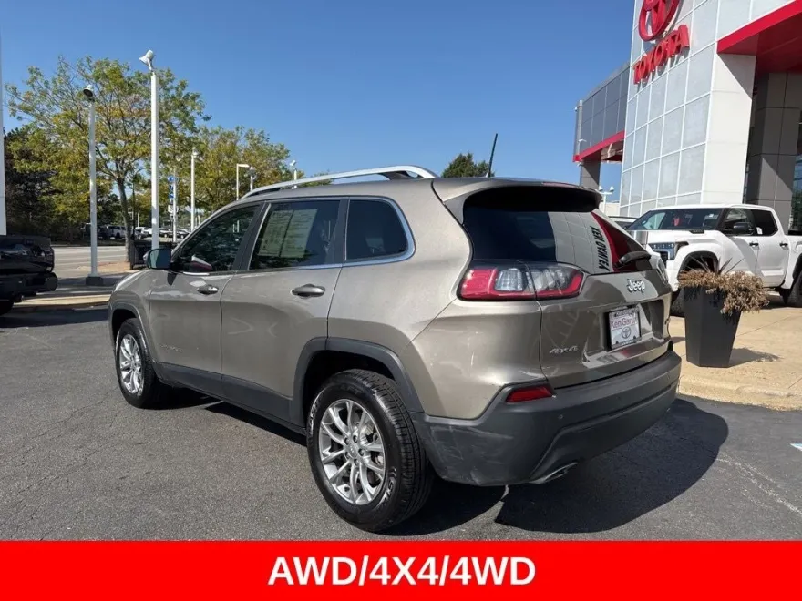 2021 Jeep Cherokee Latitude Lux photo 1