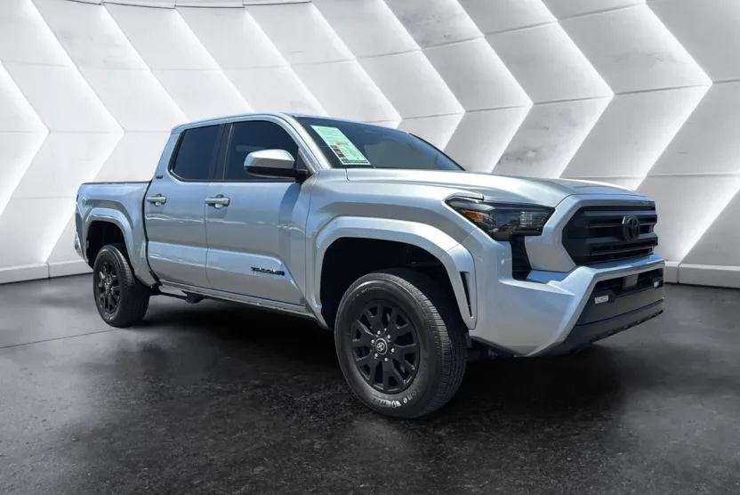 2025 Toyota Tacoma SR5 photo 1