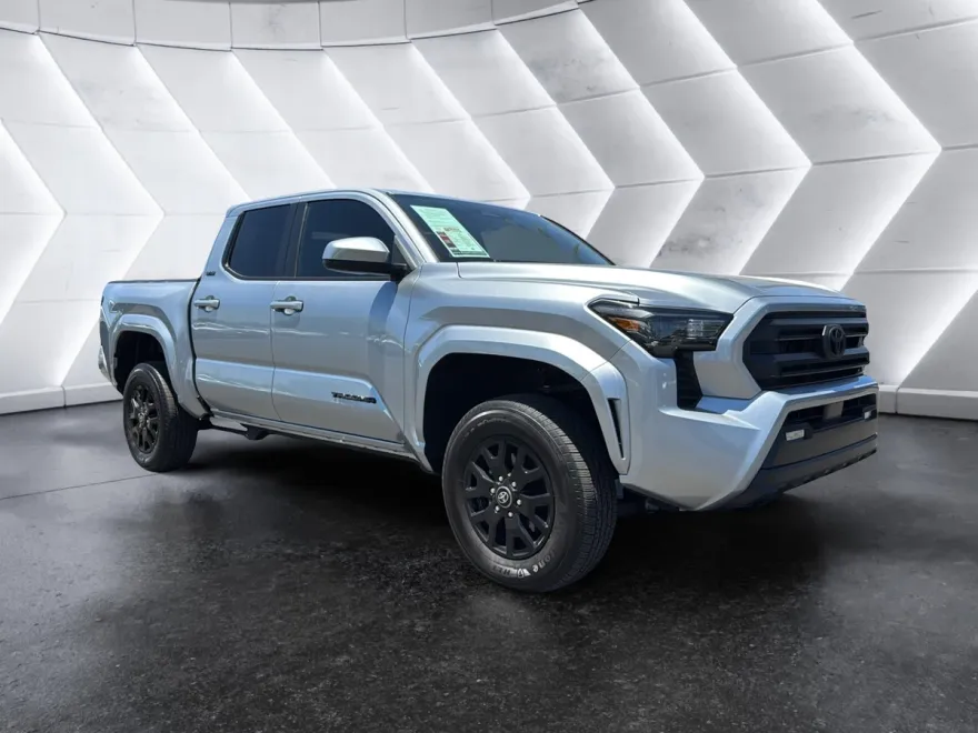2025 Toyota Tacoma SR5 photo 1