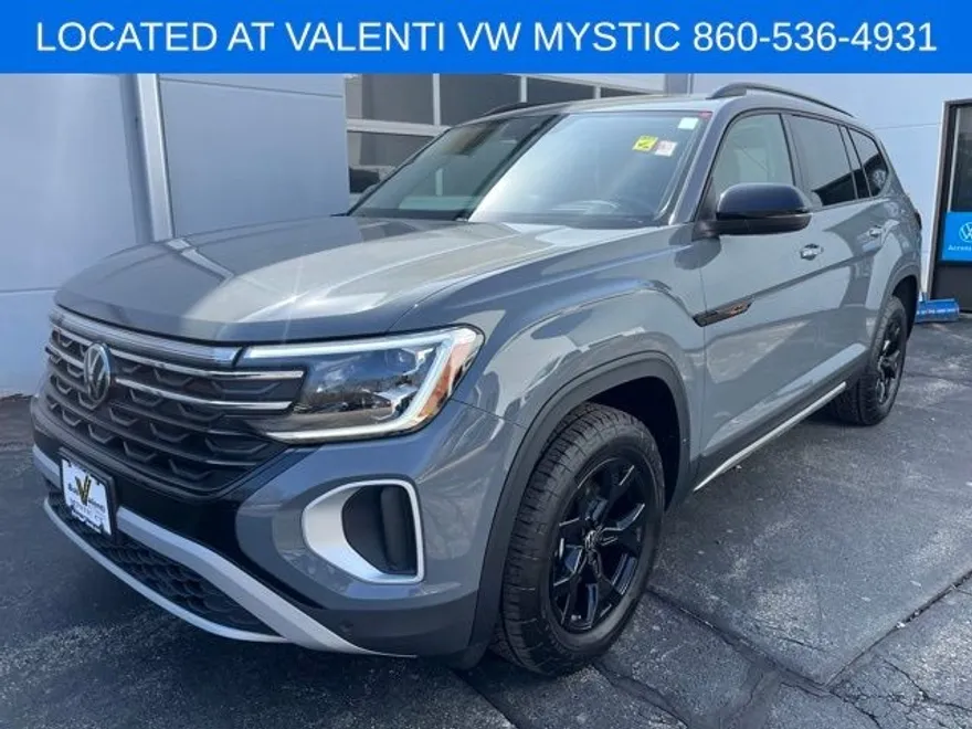 2024 Volkswagen Atlas Peak Edition SEL photo 1