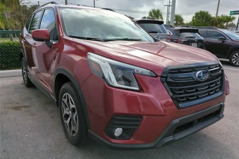 2023 Subaru Forester Premium photo 1