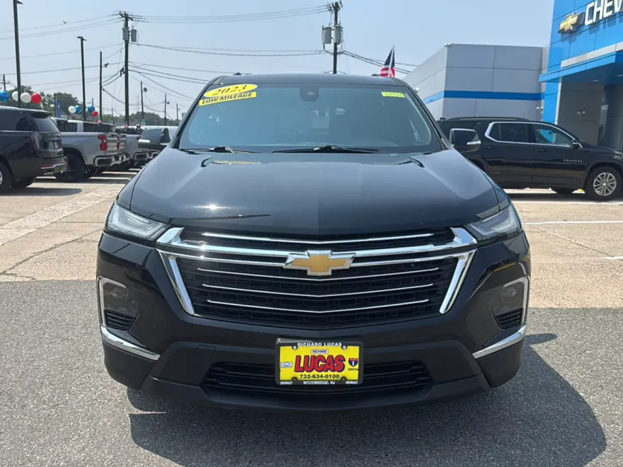 2023 Chevrolet Traverse Leather photo 1