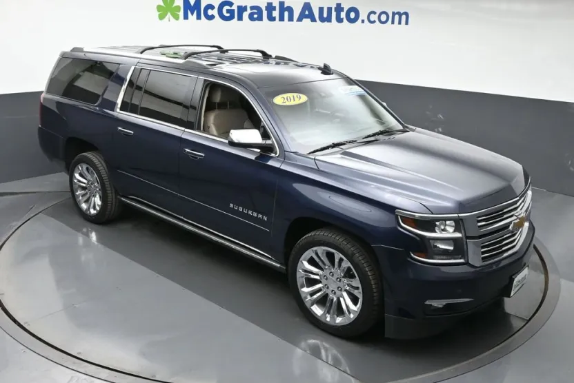 2019 Chevrolet Suburban Premier photo 1