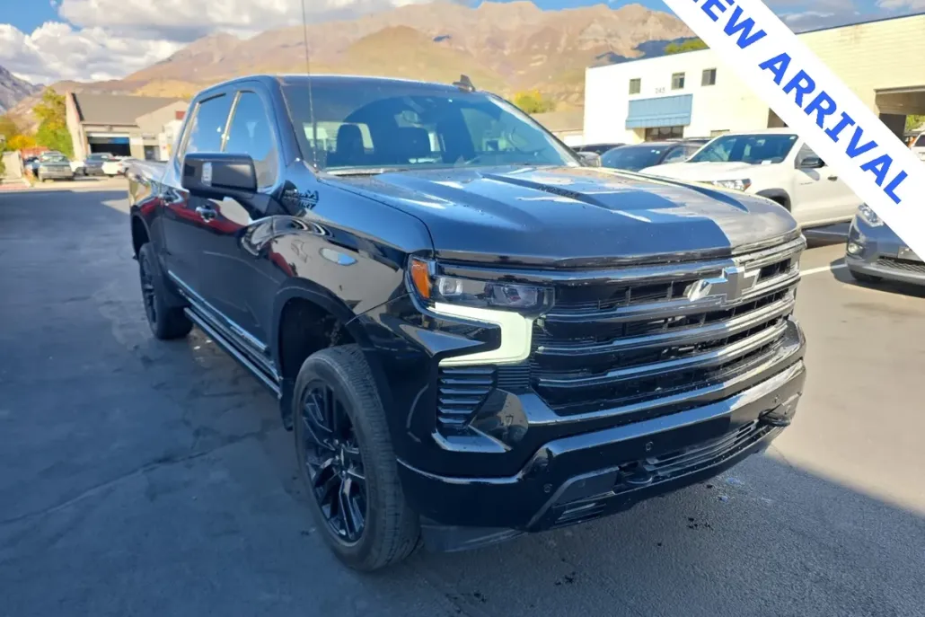 2025 Chevrolet Silverado 1500 High Country photo 1