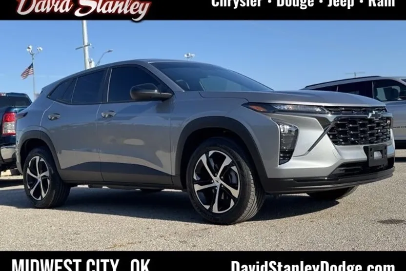 2025 Chevrolet Trax photo 1