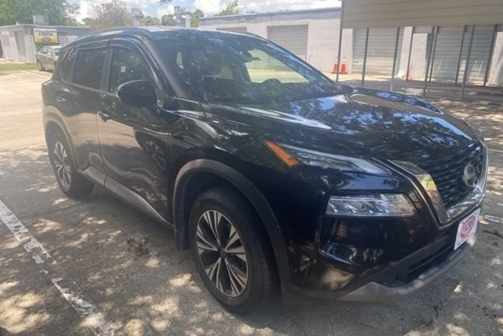 2022 Nissan Rogue SV photo 1