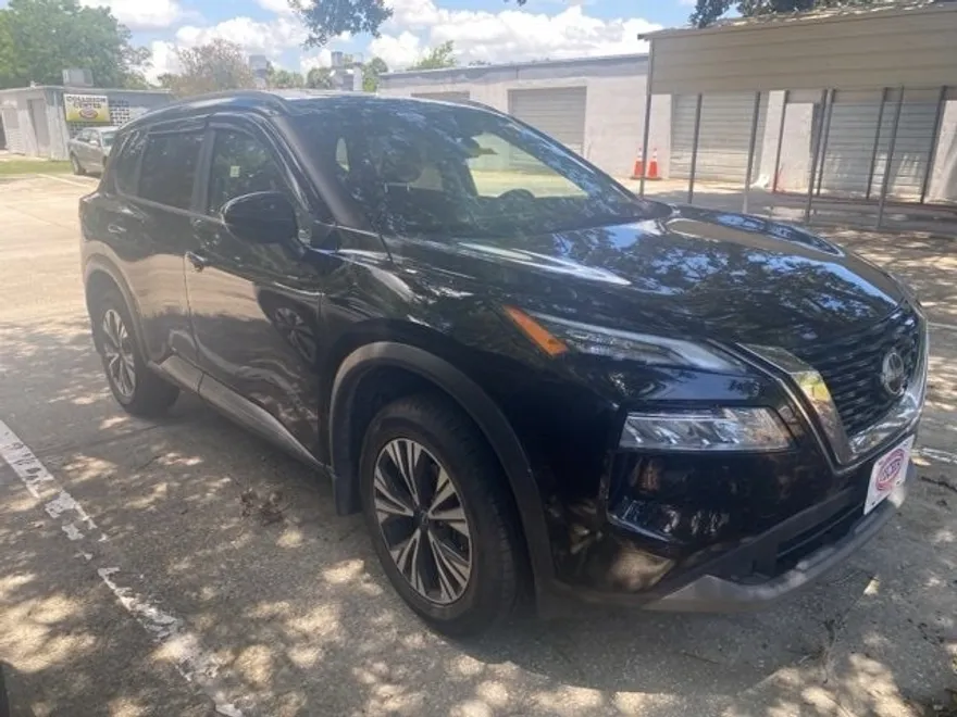 2022 Nissan Rogue SV photo 1