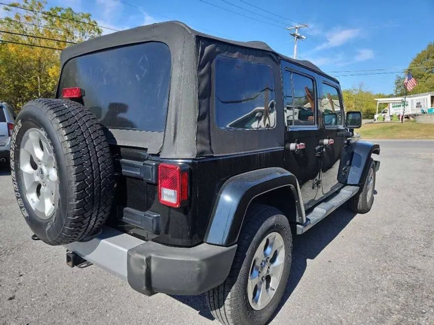 2014 Jeep Wrangler Unlimited Sahara photo 1