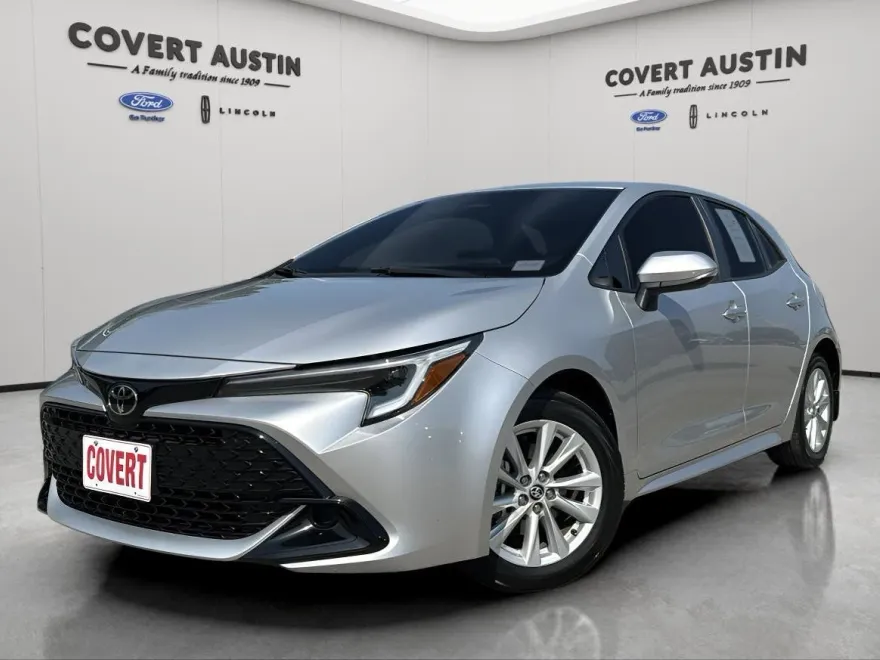 2023 Toyota Corolla SE photo 1