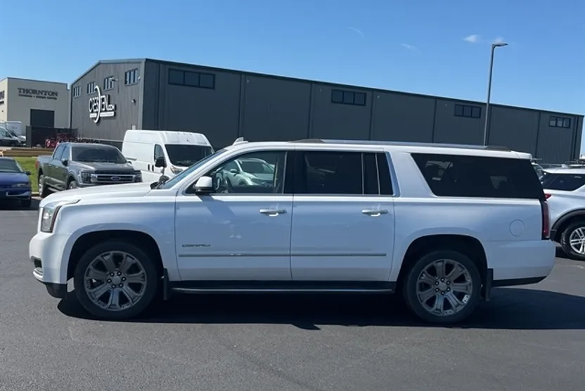 2016 Gmc Yukon XL Denali photo 1