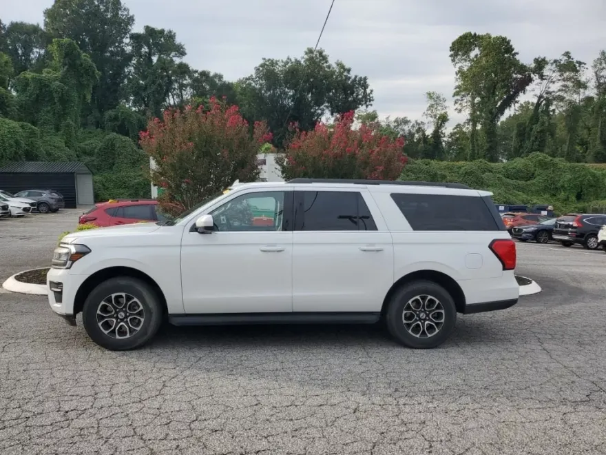 2024 Ford Expedition MAX XLT photo 1