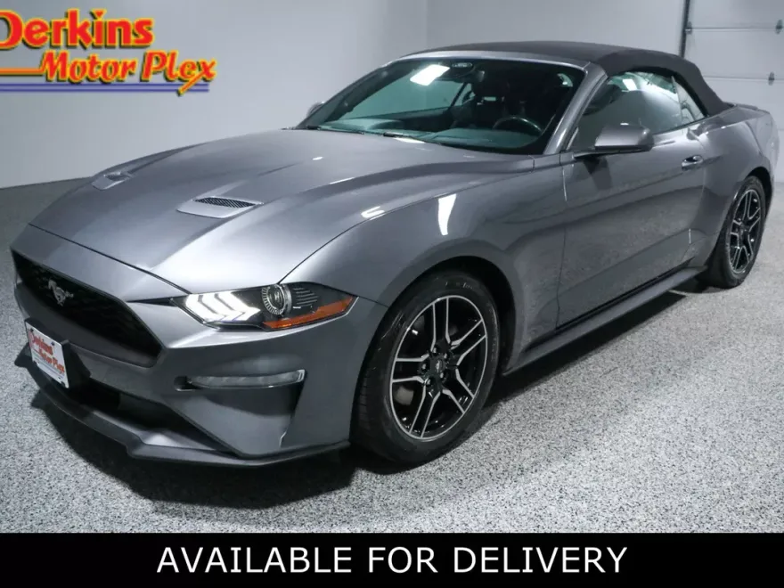2022 Ford Mustang Convertible photo 1