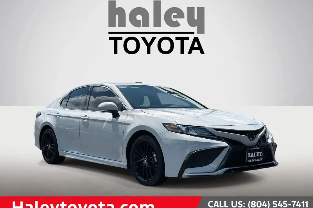 2023 Toyota Camry XSE photo 1