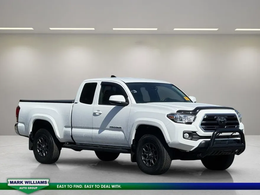 2018 Toyota Tacoma SR5 V6 photo 1
