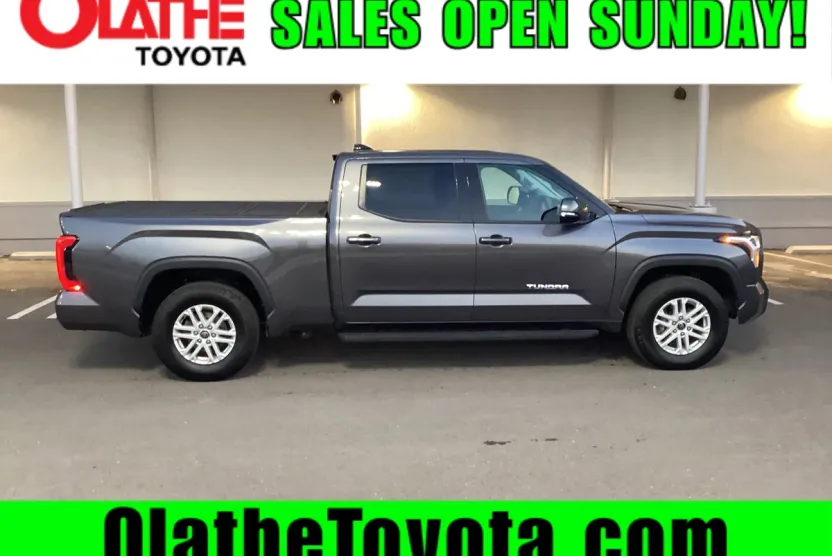 2022 Toyota Tundra SR5 CrewMax photo 1
