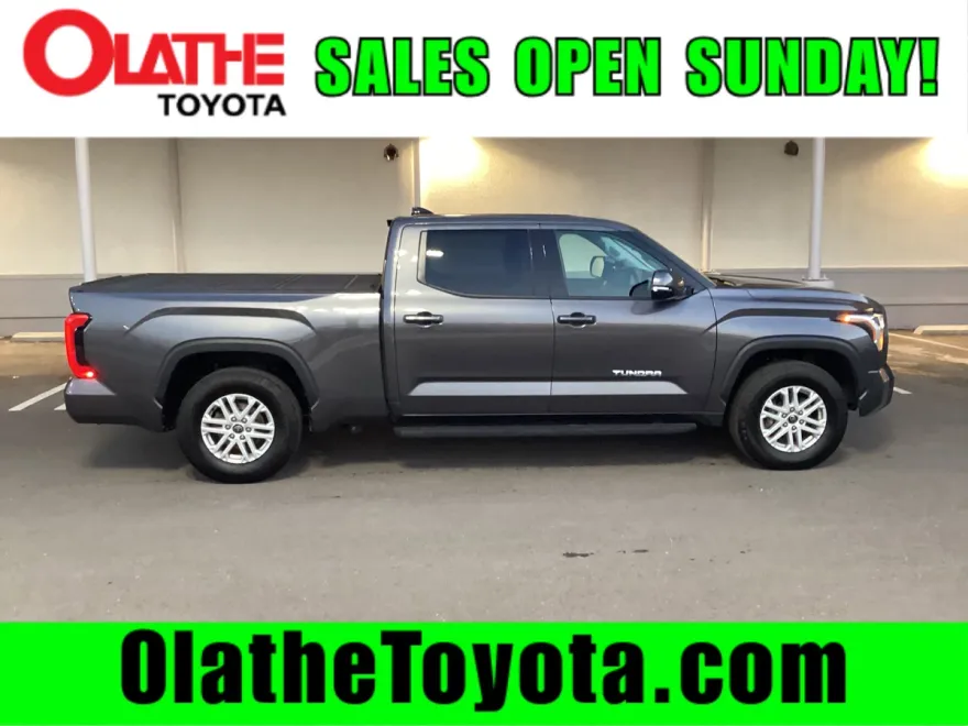 2022 Toyota Tundra SR5 CrewMax photo 1