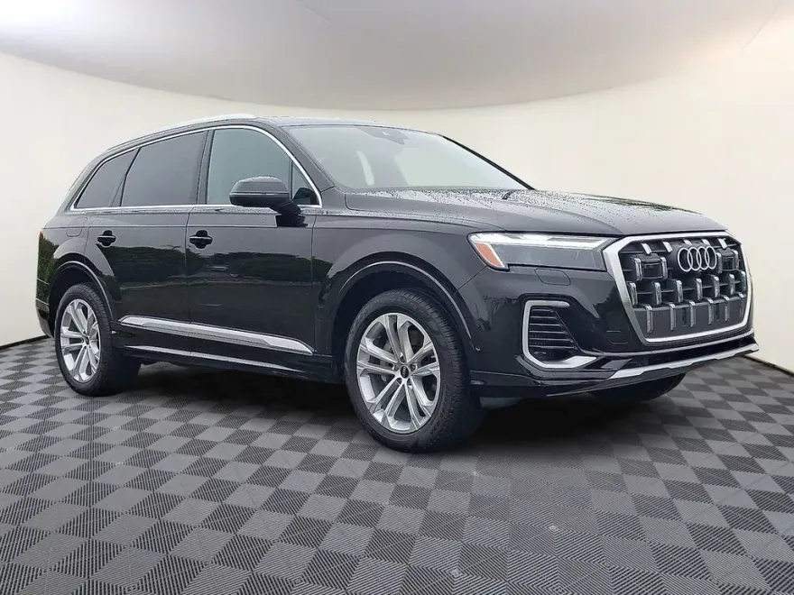 2025 Audi Q7 55 Premium Plus photo 1