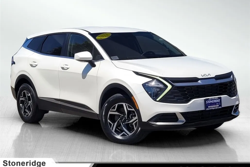 2023 Kia Sportage LX photo 1