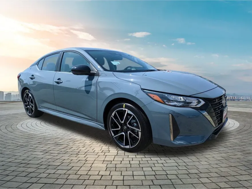 2025 Nissan Sentra SR photo 1