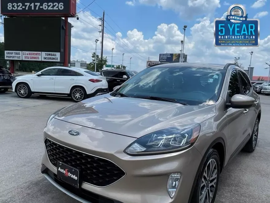 2020 Ford Escape SEL photo 1