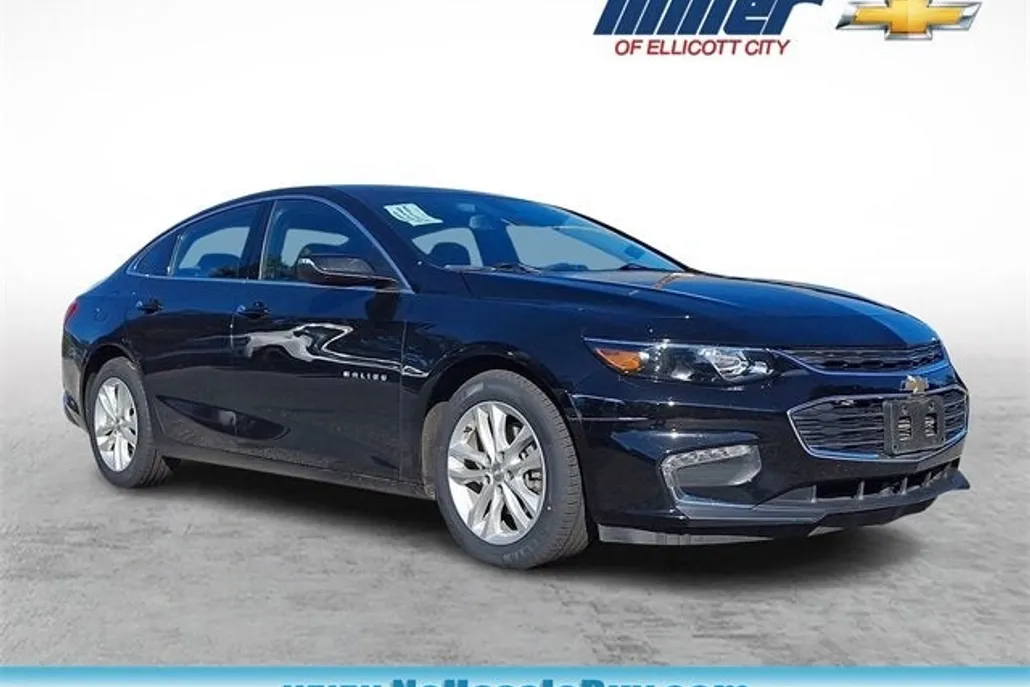 2018 Chevrolet Malibu 1LT photo 1