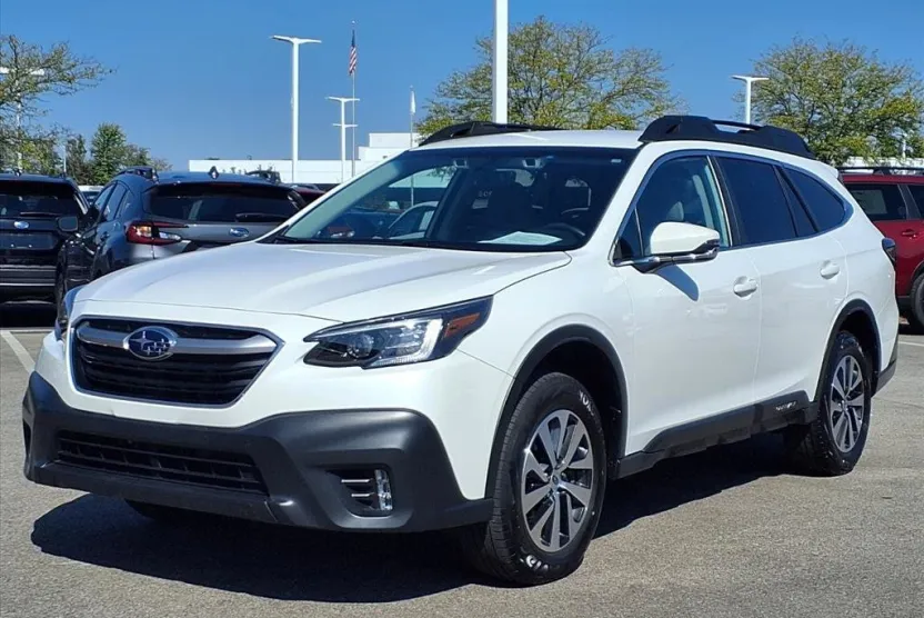 2022 Subaru Outback Premium photo 1