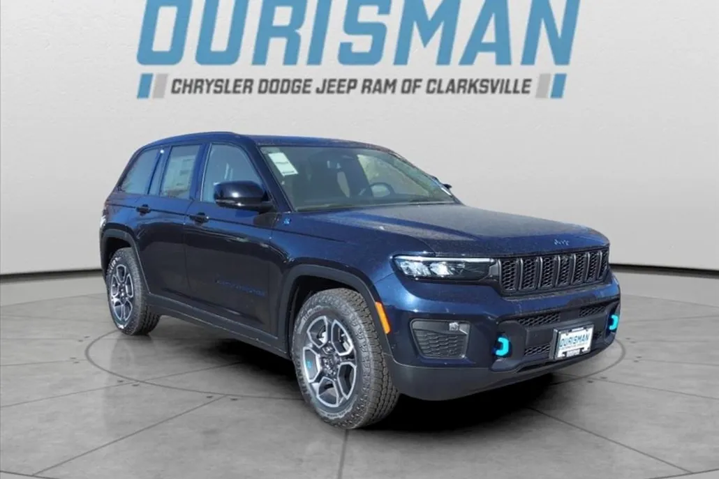 2024 Jeep Cherokee 4xe Trailhawk photo 1
