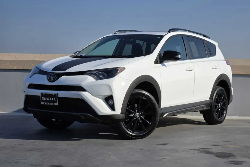 2018 Toyota RAV4 Adventure photo 1
