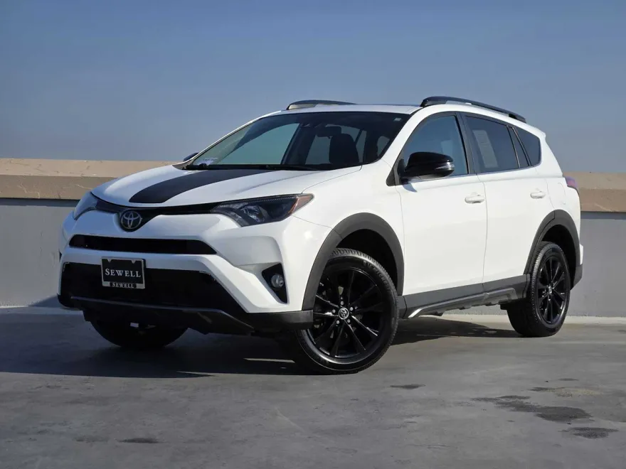 2018 Toyota RAV4 Adventure photo 1