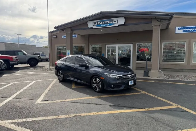2018 Honda Civic EX-T photo 1