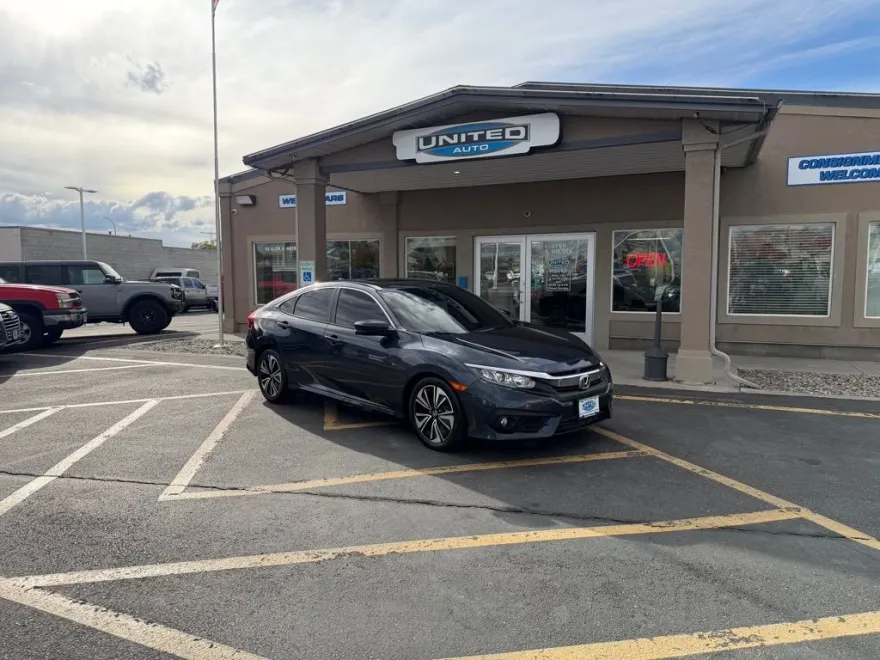 2018 Honda Civic EX-T photo 1