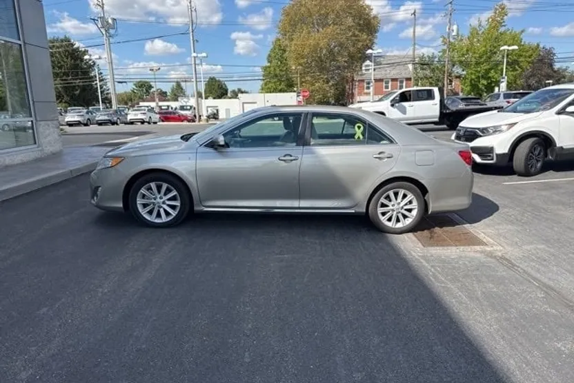 2013 Toyota Camry Hybrid XLE photo 1