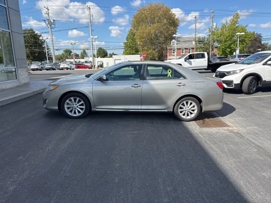 2013 Toyota Camry Hybrid XLE photo 1