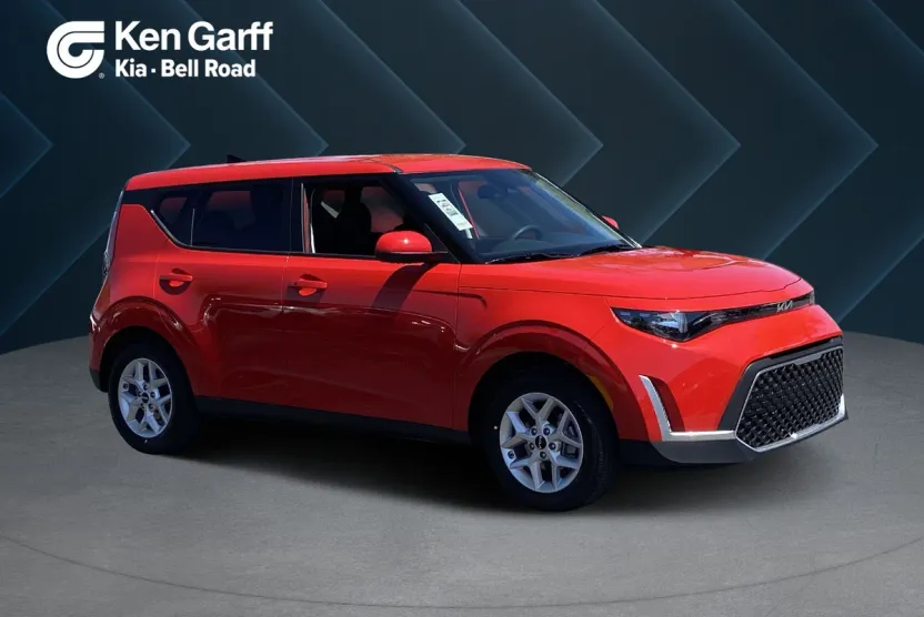 2025 Kia Soul S photo 1