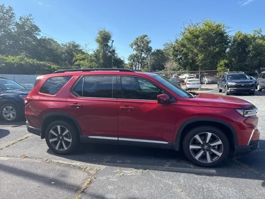 2025 Honda Pilot Touring photo 1