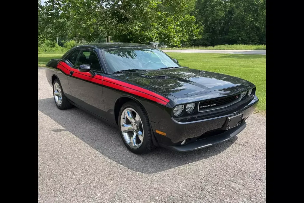 2013 Dodge Challenger R/T photo 1