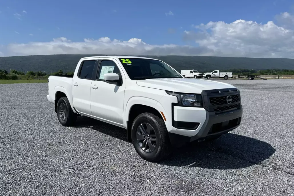 2025 Nissan Frontier SV photo 1